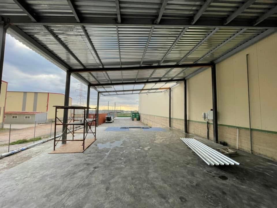 Εργασία στέγης και δαπέδου